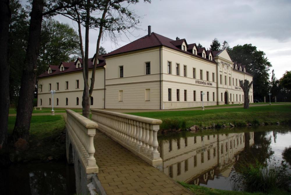 Hotel Zamek Kamenny Dvur Kynsperk nad Ohri Zewnętrze zdjęcie